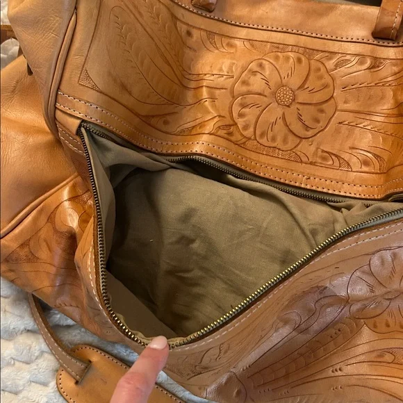 Vintage hand-tooled leather luggage - Picture 11 of 12